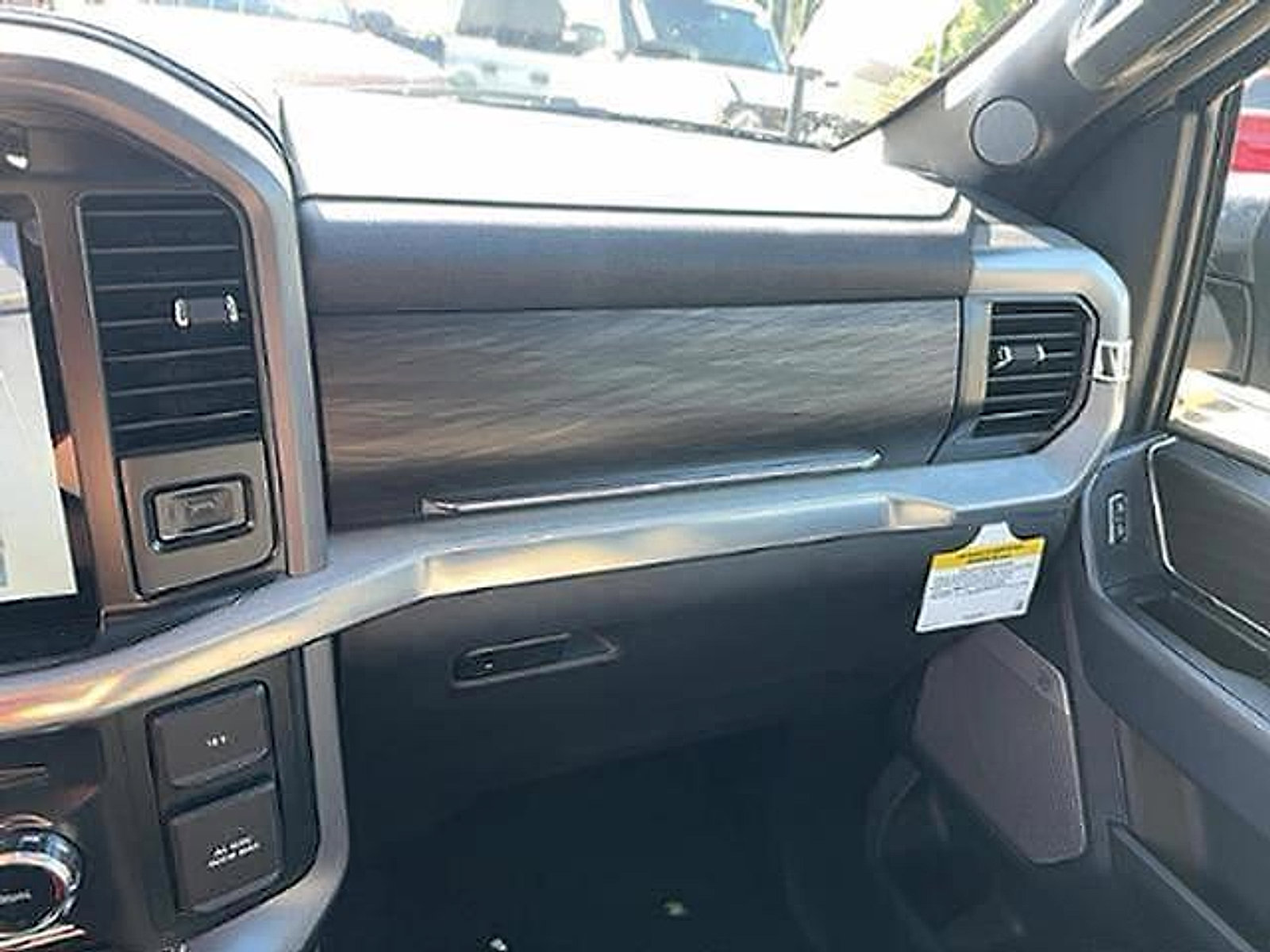 New 2025 Ford F150 Lariat w/ Equipment Group 502A High AWD/4WD image 17