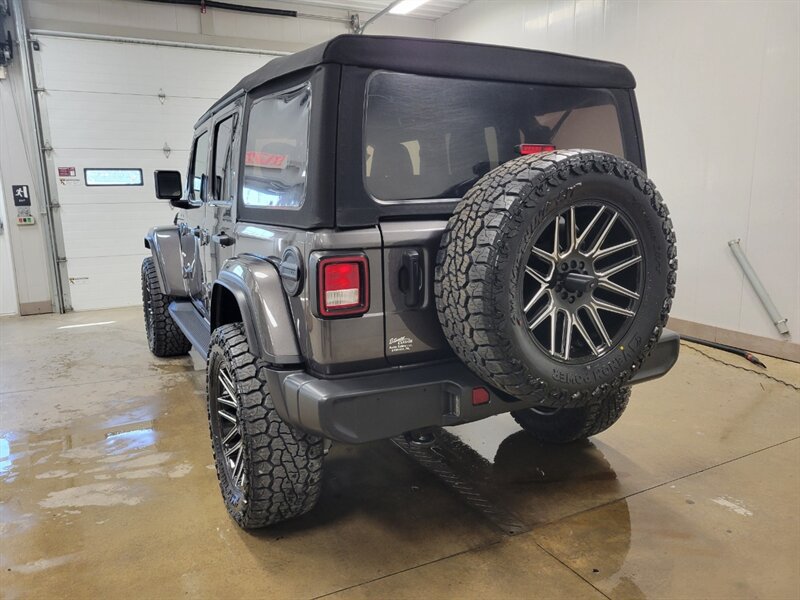 Used 2022 Jeep Wrangler Unlimited Sahara w/ Cold Weather Group AWD/4WD image 6