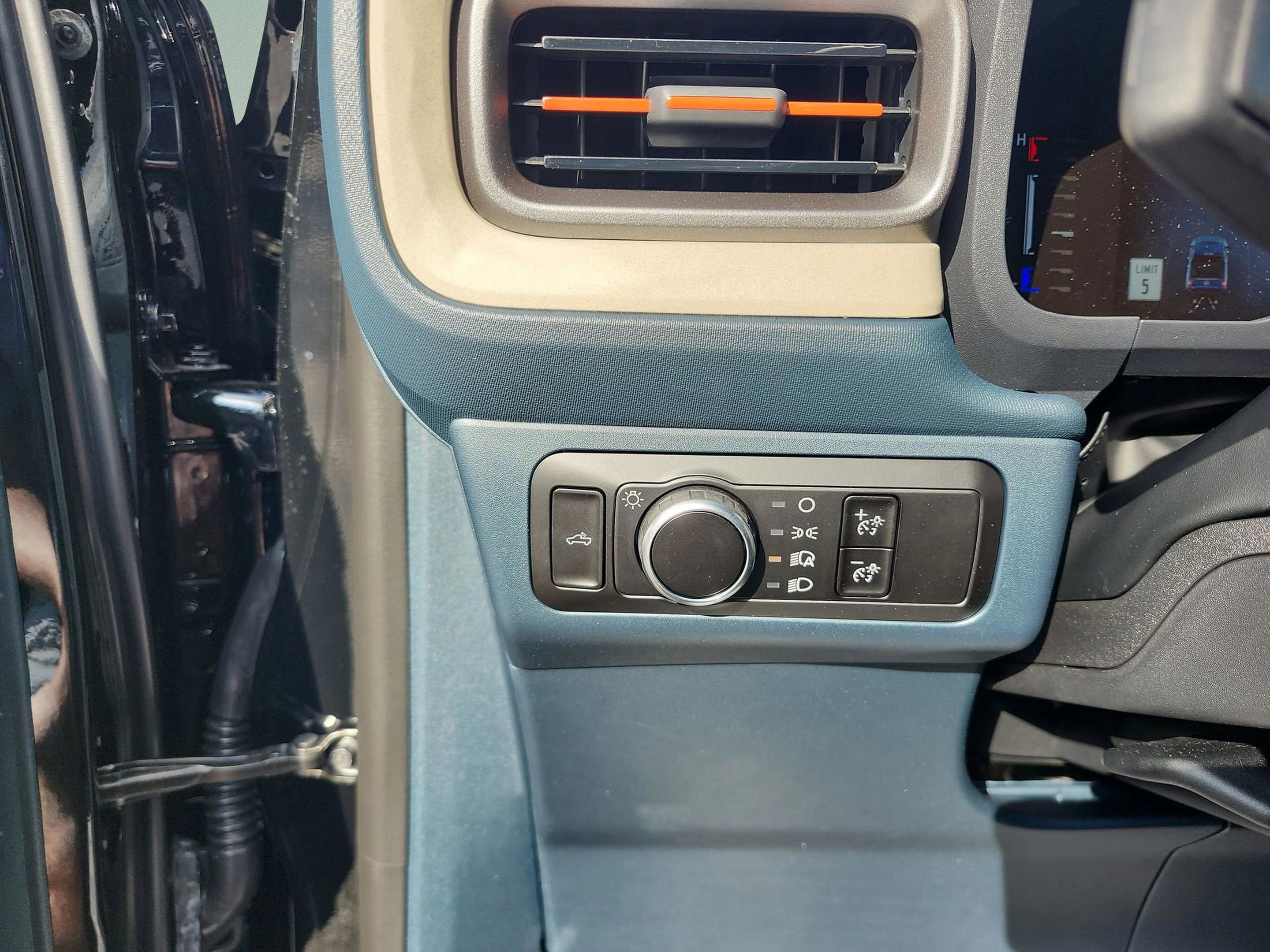 New 2025 Ford Maverick Lariat image 12