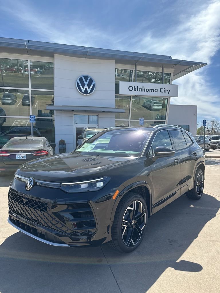 New 2026 Volkswagen Tiguan SEL R-Line AWD/4WD image 1