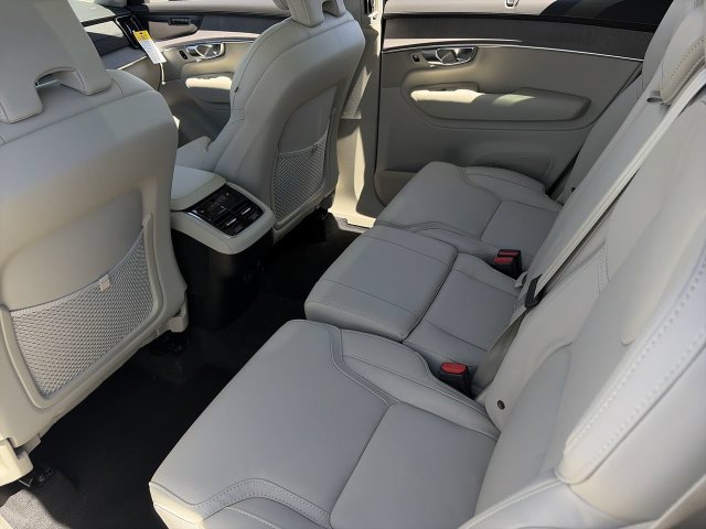 New 2026 Volvo XC90 B6 Ultra w/ Protection Package AWD/4WD image 17