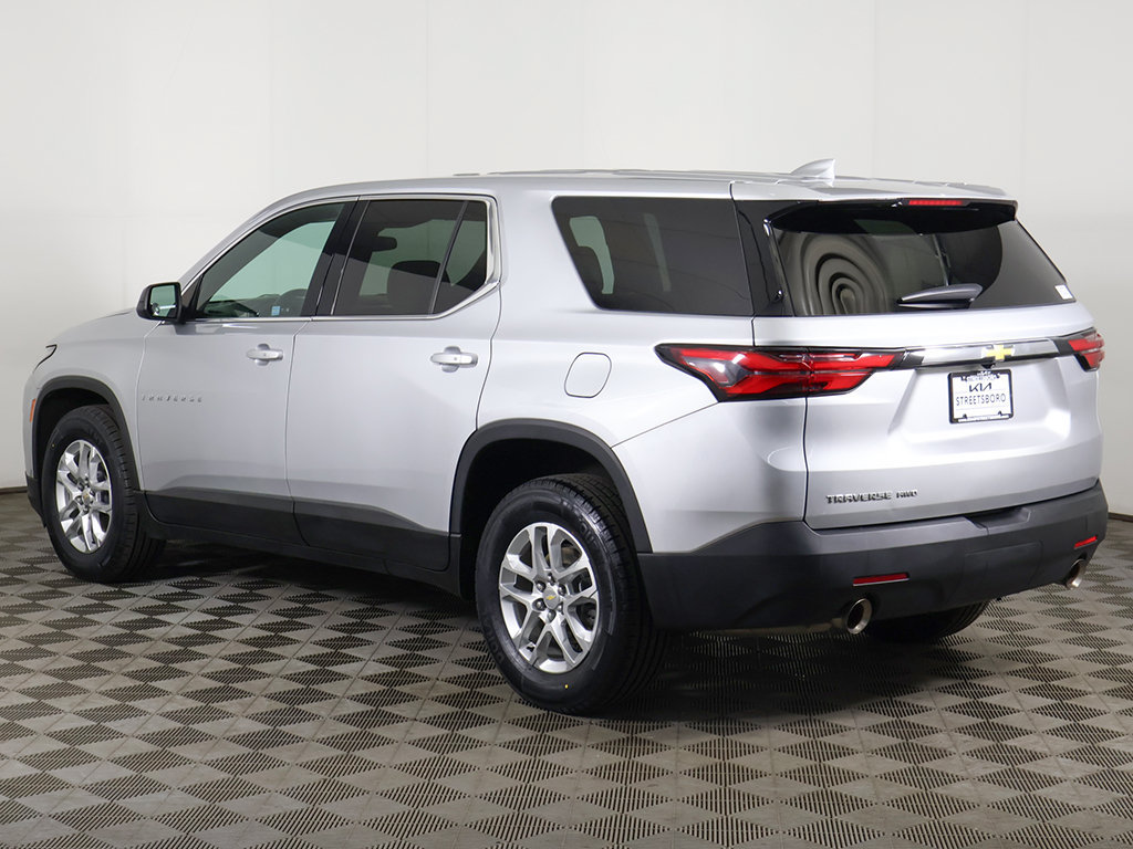Used 2022 Chevrolet Traverse LS AWD/4WD image 9