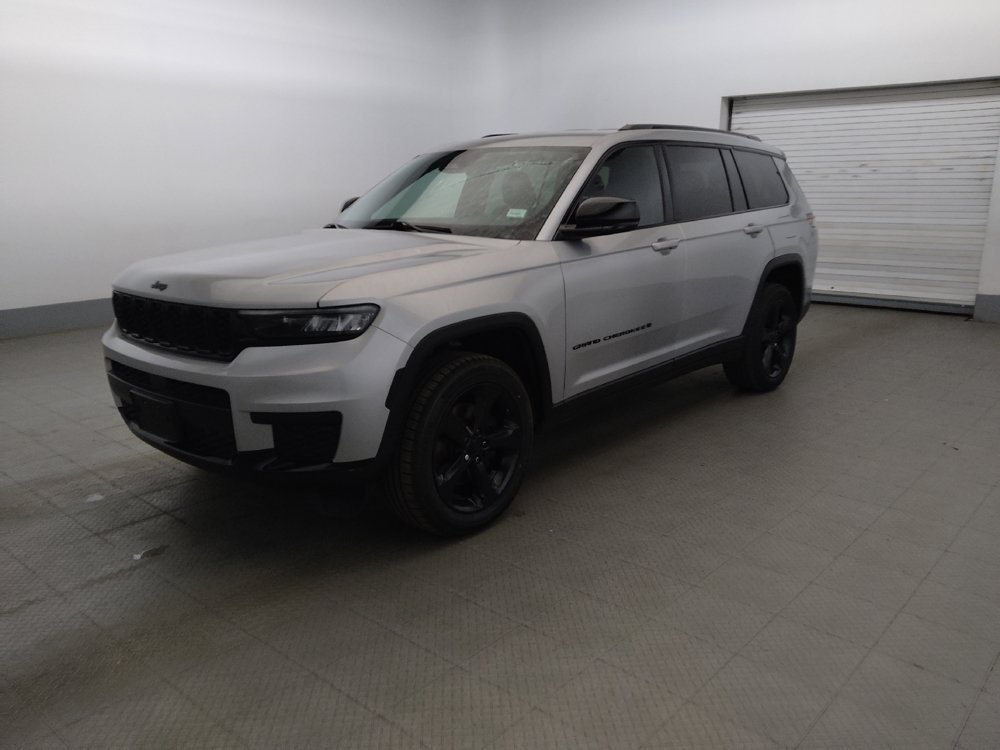 Used 2023 Jeep Grand Cherokee L Laredo AWD/4WD image 2