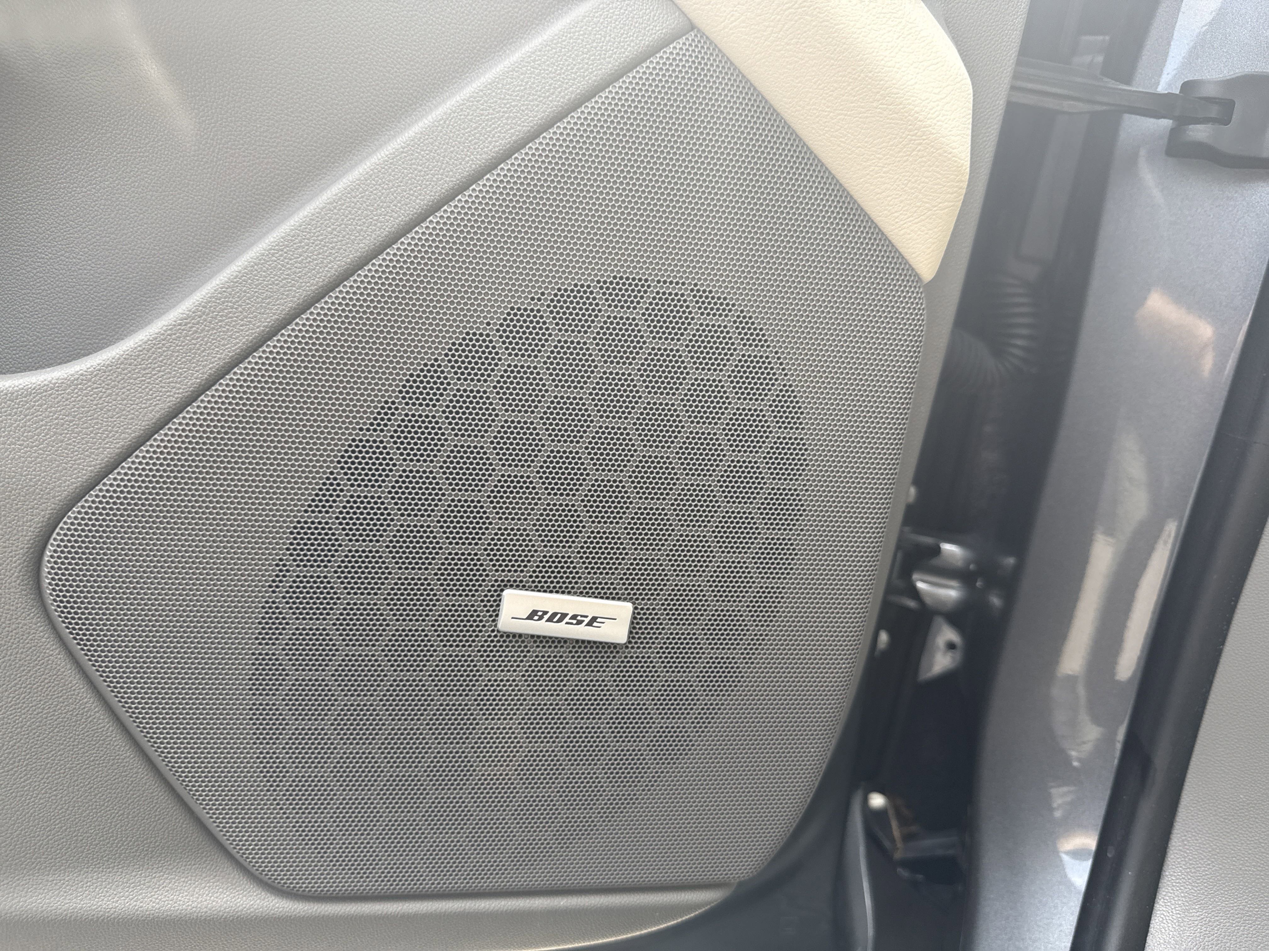 Used 2021 Cadillac XT5 Premium Luxury w/ LPO, Premium Carpet Package image 11