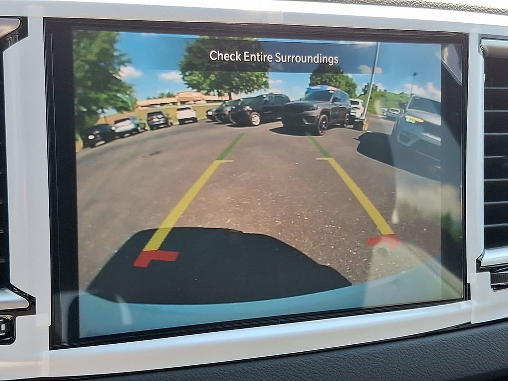 New 2025 Chrysler Voyager LX image 15