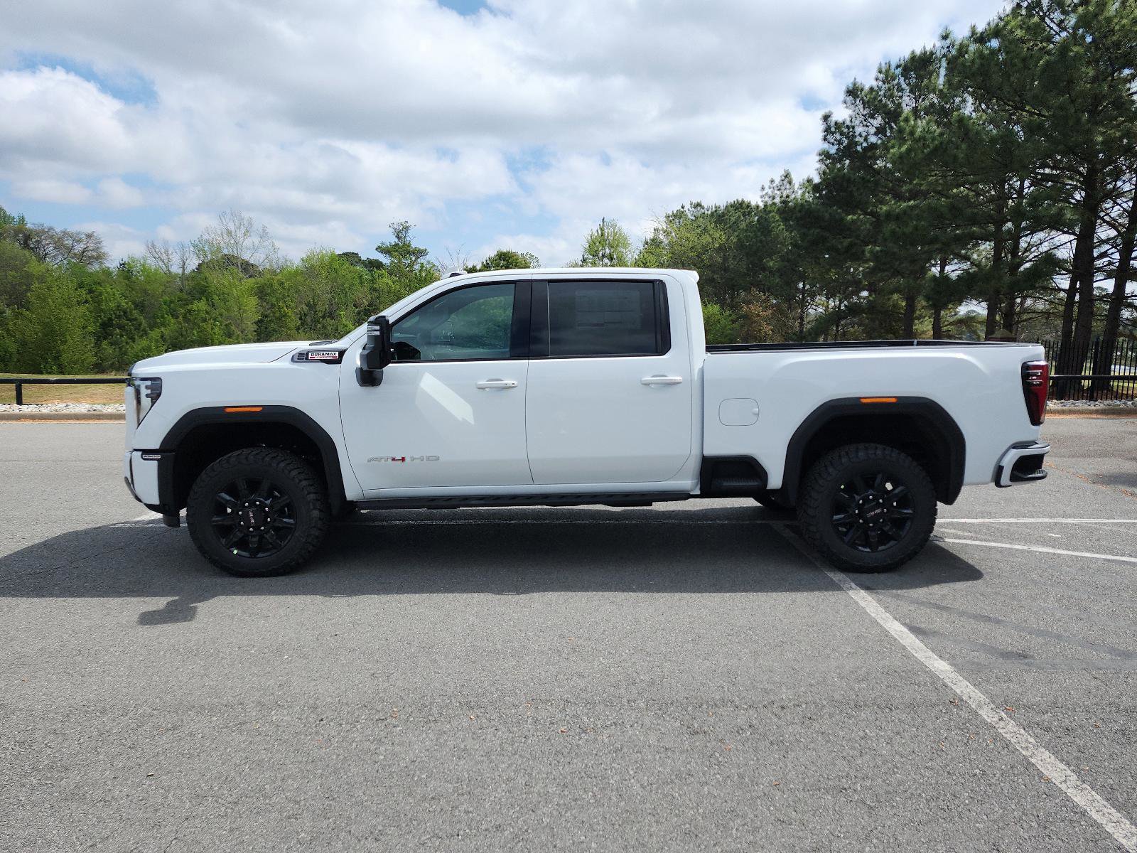 New 2026 GMC Sierra 2500 AT4 w/ AT4 Premium Plus Package AWD/4WD image 2