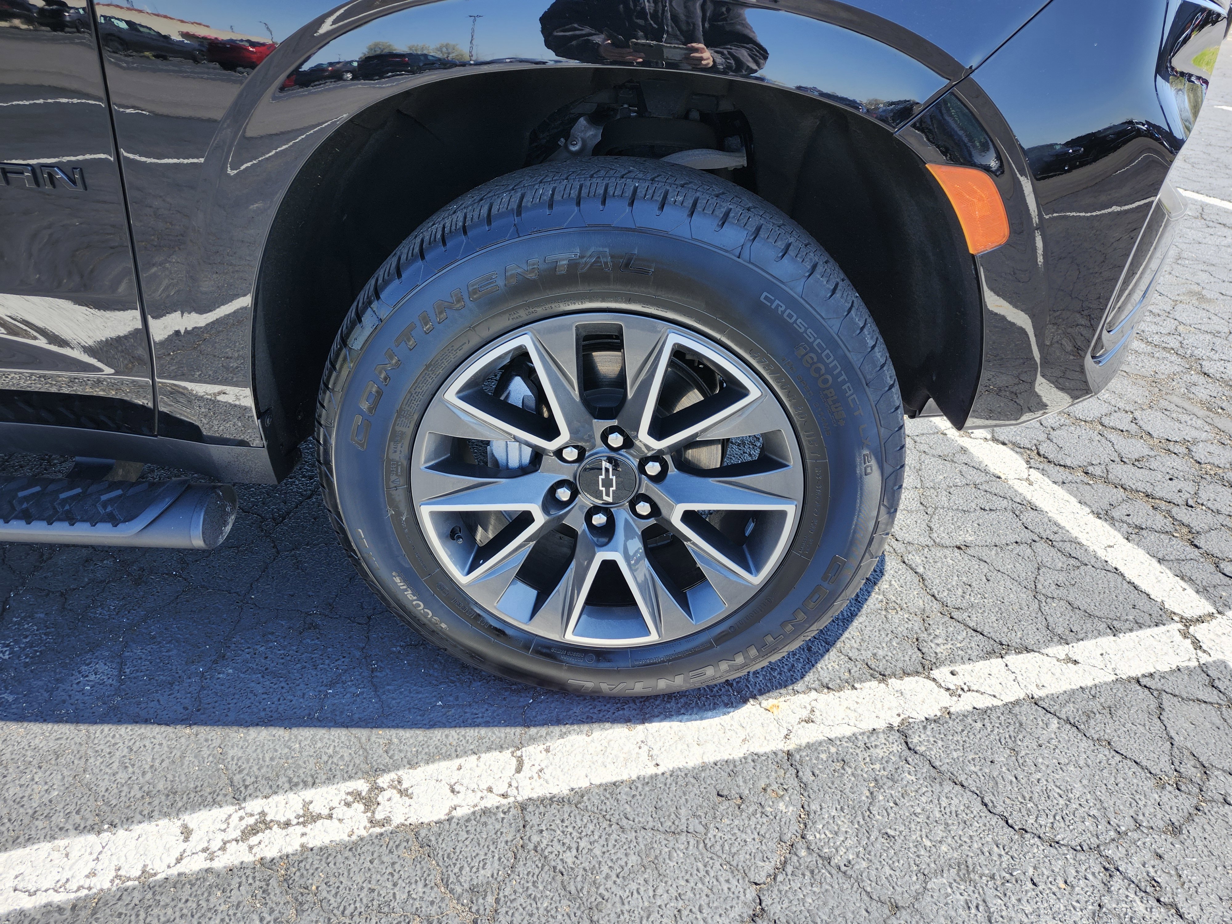 Used 2023 Chevrolet Suburban Z71 w/ Luxury Package image 13