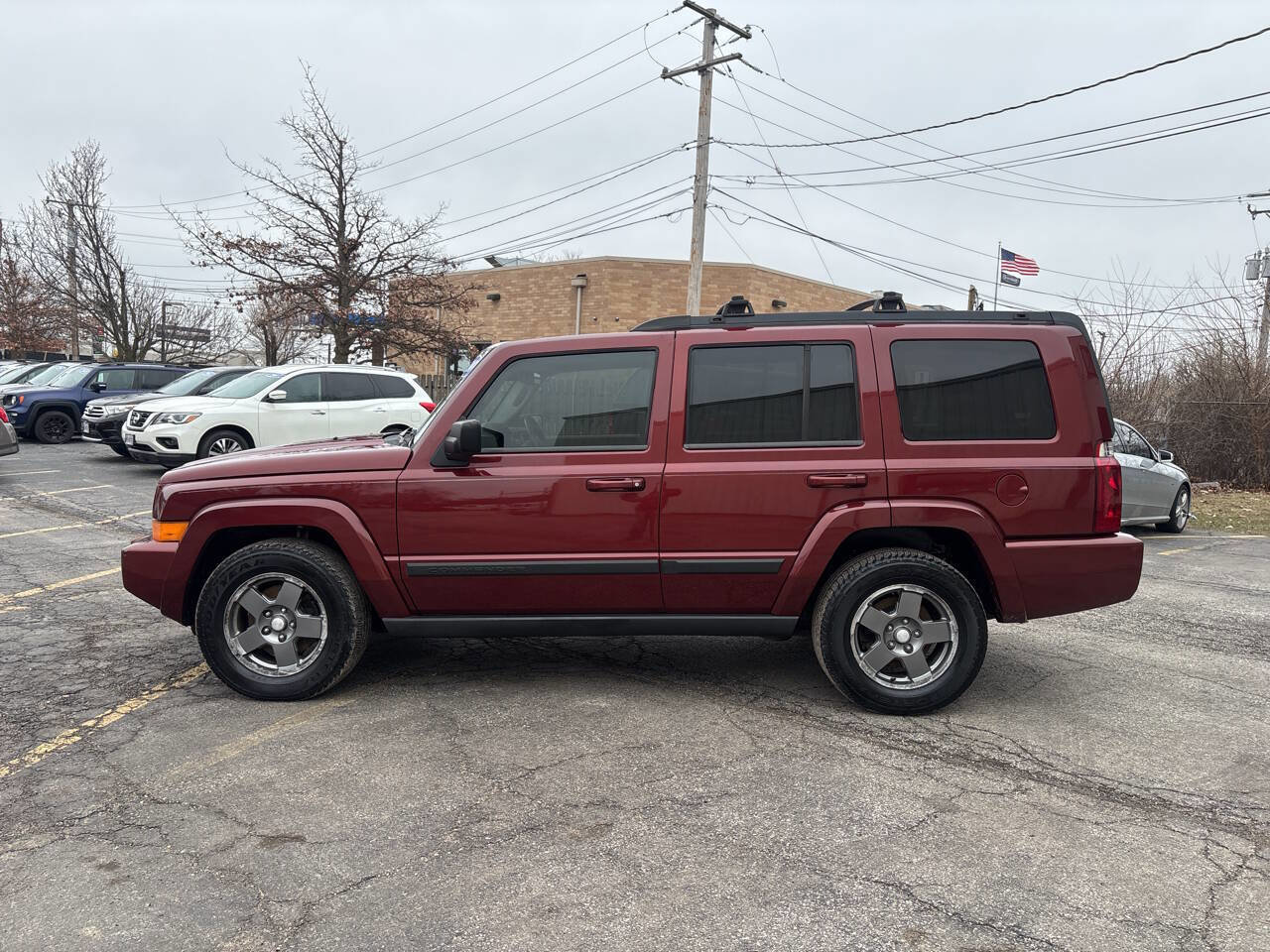 Used 2007 Jeep Commander Sport image 2