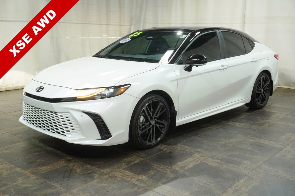 Used 2025 Toyota Camry XSE w/ Premium Plus Package AWD/4WD image 2