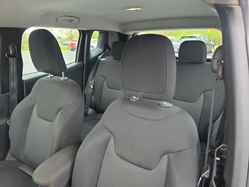 Used 2018 Jeep Renegade Sport w/ Power & Air Group image 17