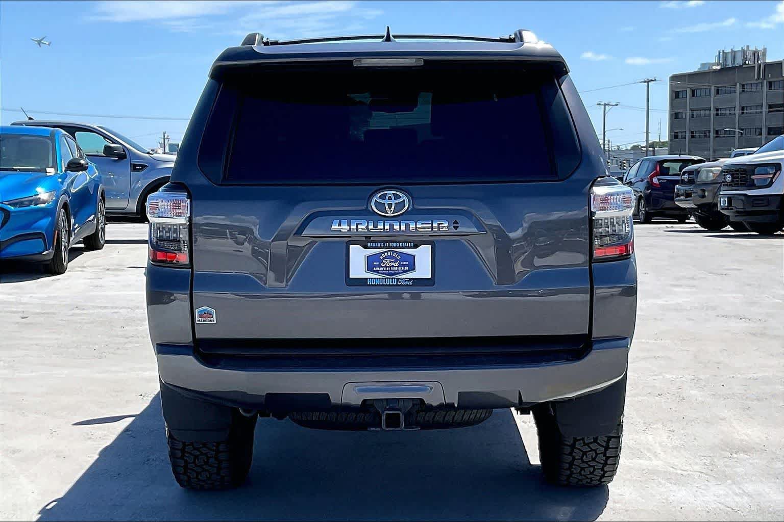 Used 2021 Toyota 4Runner SR5 Premium w/ Moonroof Package AWD/4WD image 5