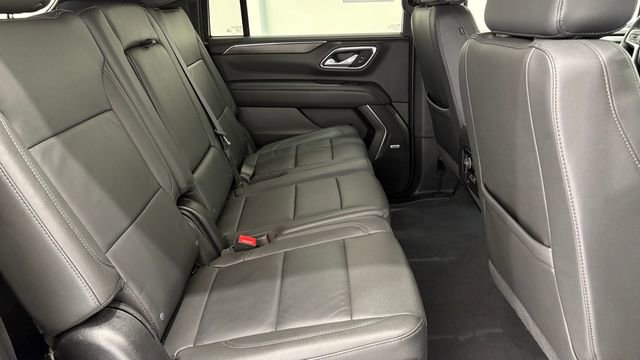 Used 2024 Chevrolet Suburban Z71 w/ Luxury Package AWD/4WD image 26