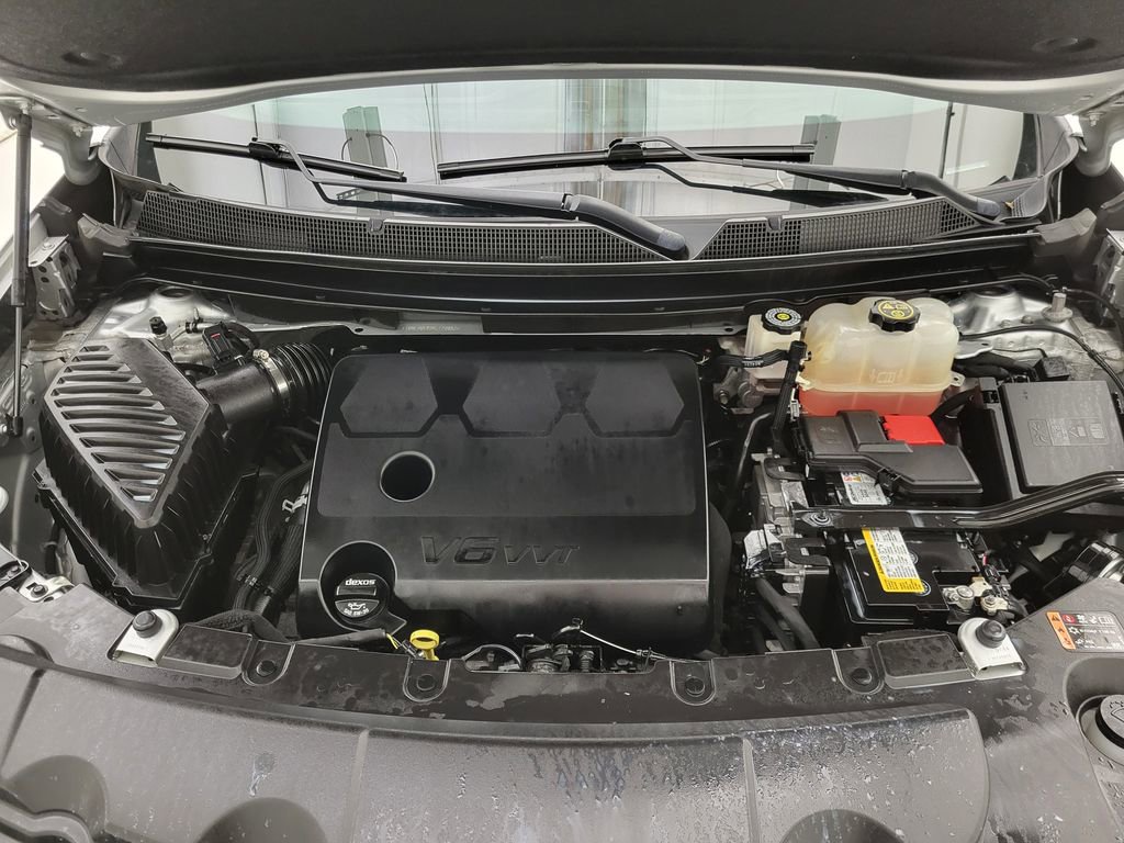 Used 2022 Chevrolet Traverse LT image 50