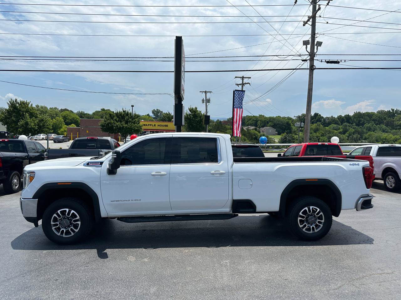 Used 2022 GMC Sierra 3500 SLE w/ SLE Value Package AWD/4WD image 1