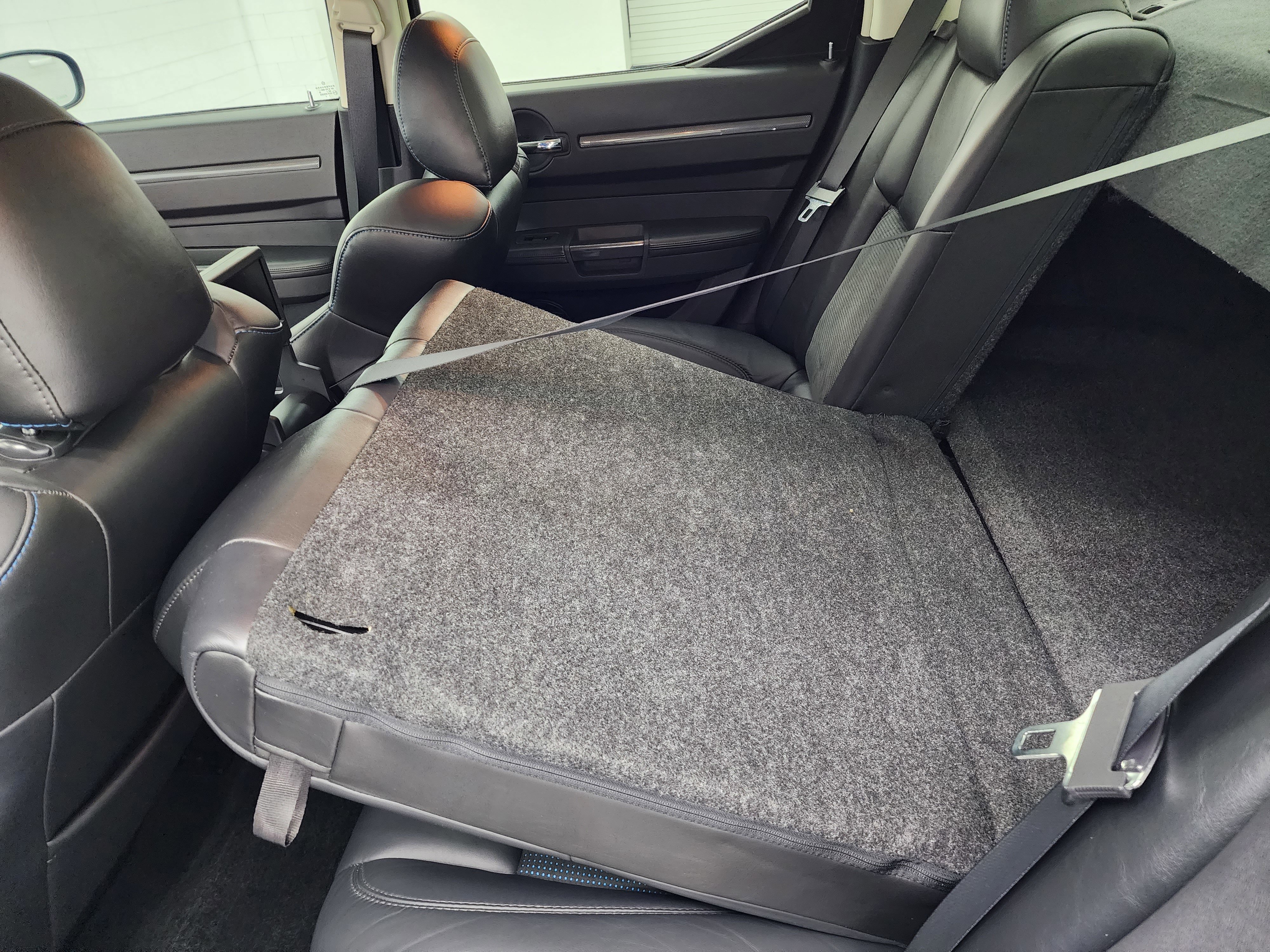 Used 2008 Dodge Charger SRT8 RWD image 30