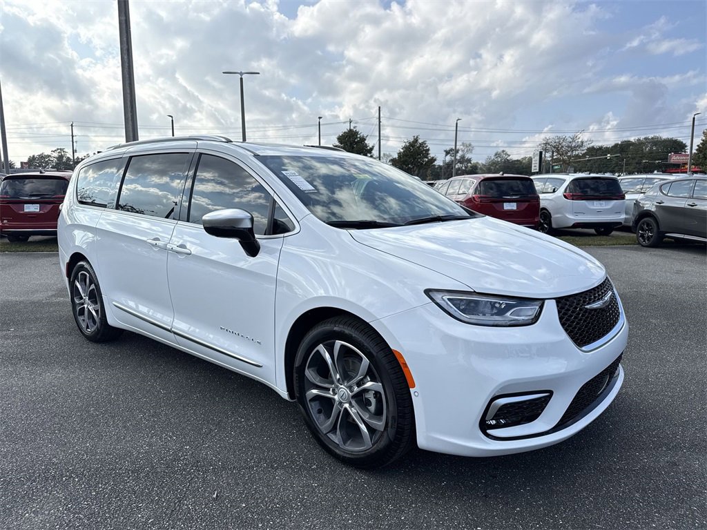 New 2026 Chrysler Pacifica Pinnacle