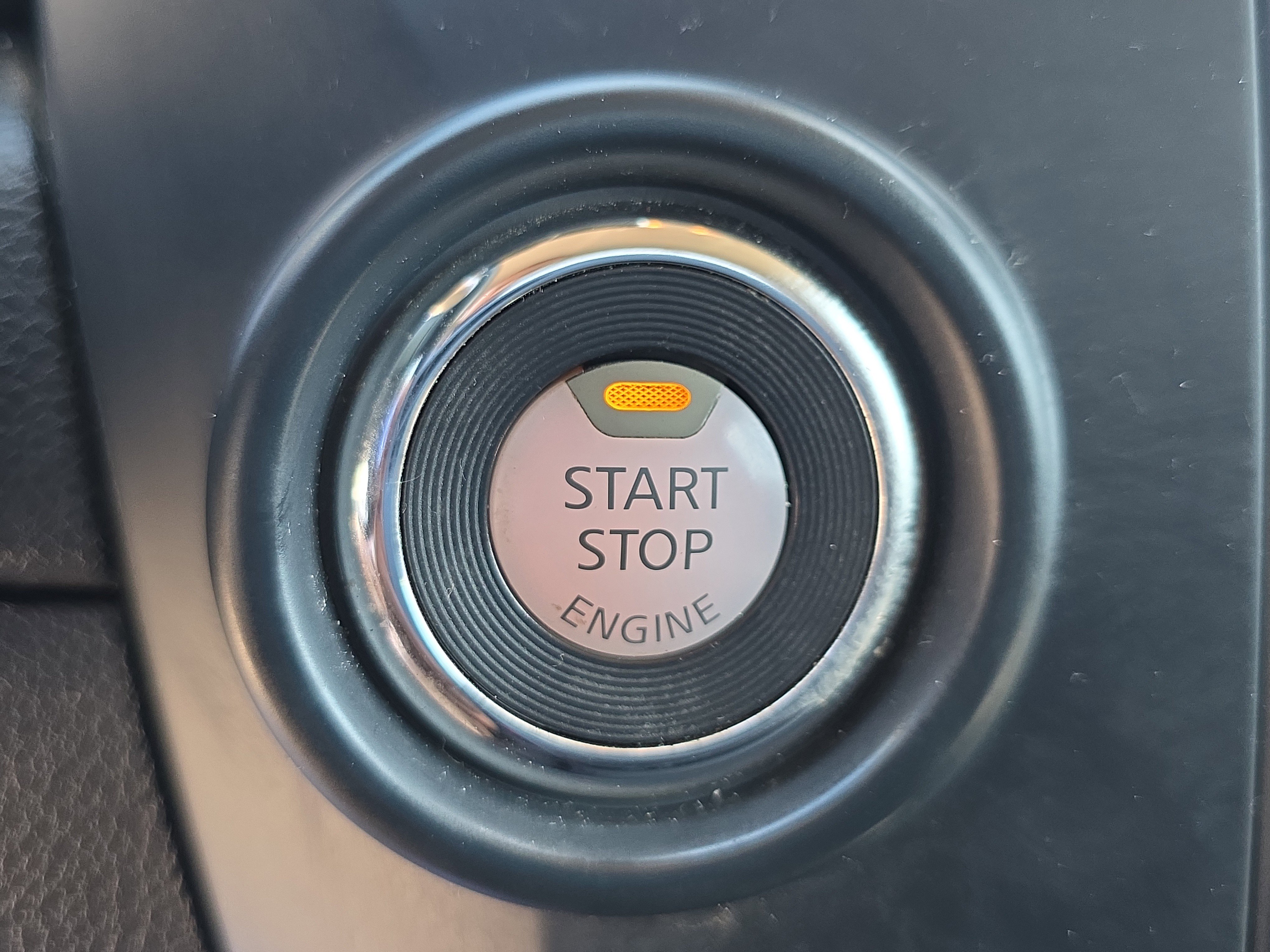 Used 2022 Nissan Titan S image 31