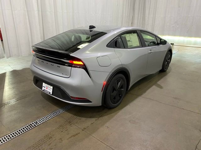 New 2026 Toyota Prius Plug-In Hybrid FWD image 3