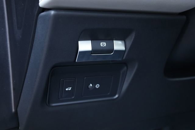 Used 2023 Land Rover Range Rover Evoque R-Dynamic SE image 12