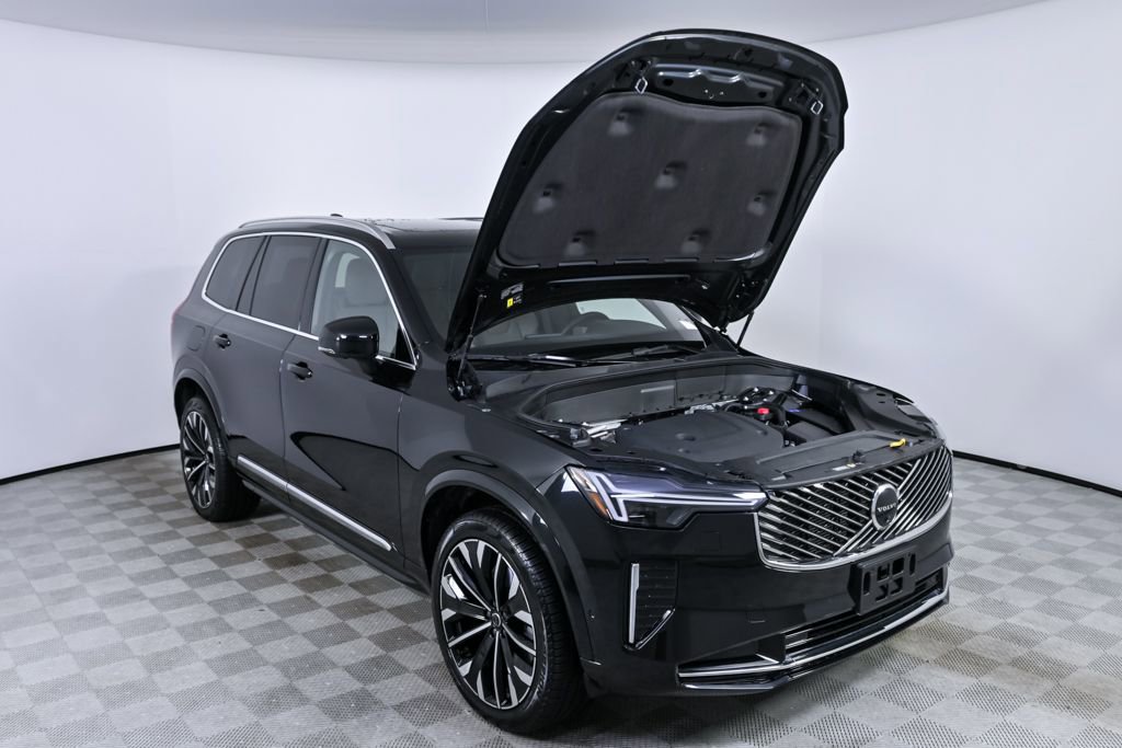 Certified 2025 Volvo XC90 B6 Plus image 37