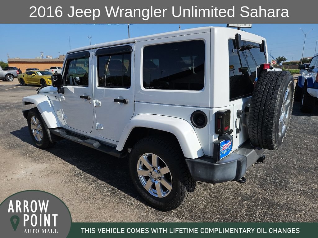 Used 2016 Jeep Wrangler Unlimited Sahara w/ Connectivity Group AWD/4WD image 8