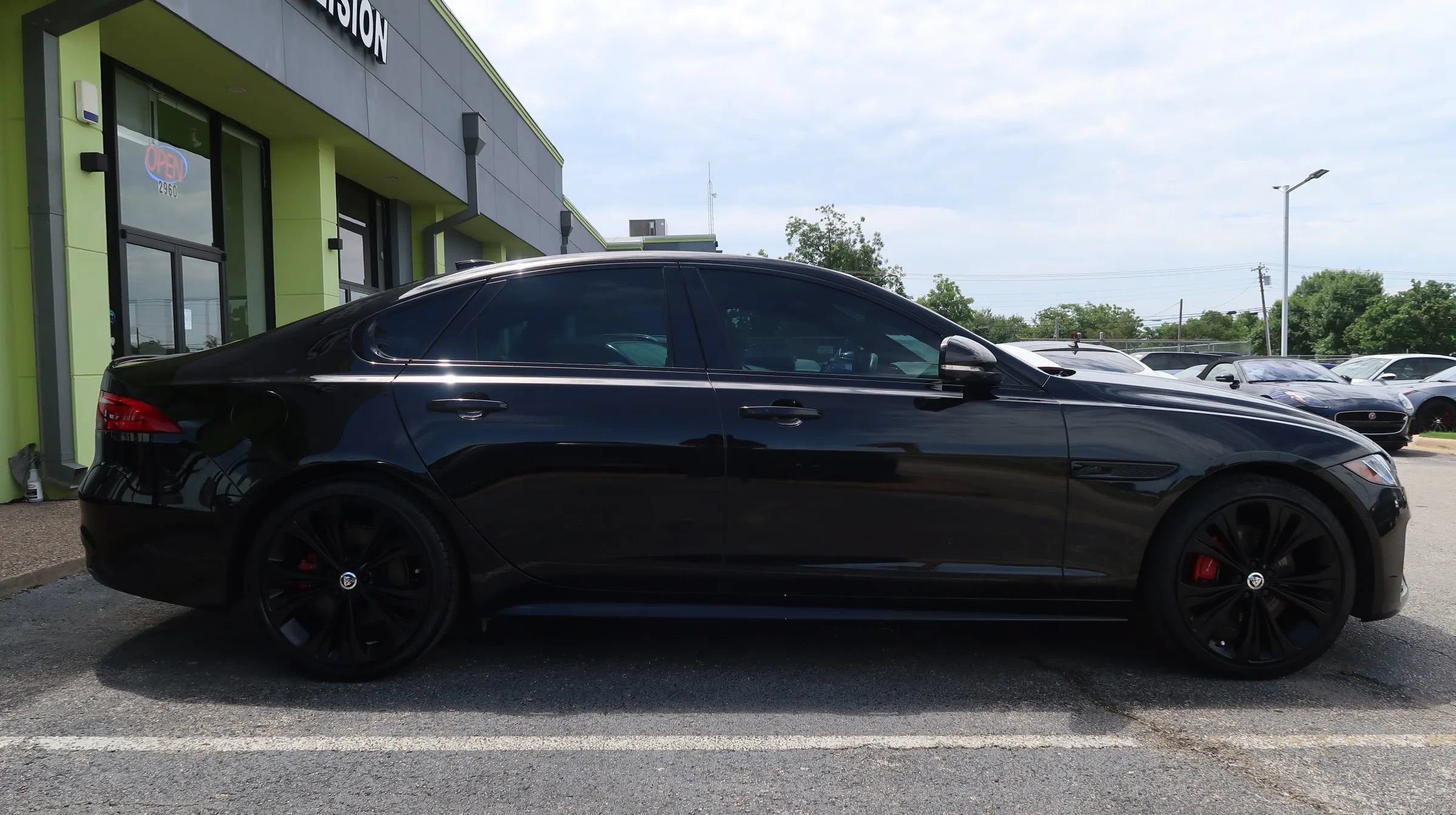 Used 2024 Jaguar XF R-Dynamic SE AWD/4WD image 8