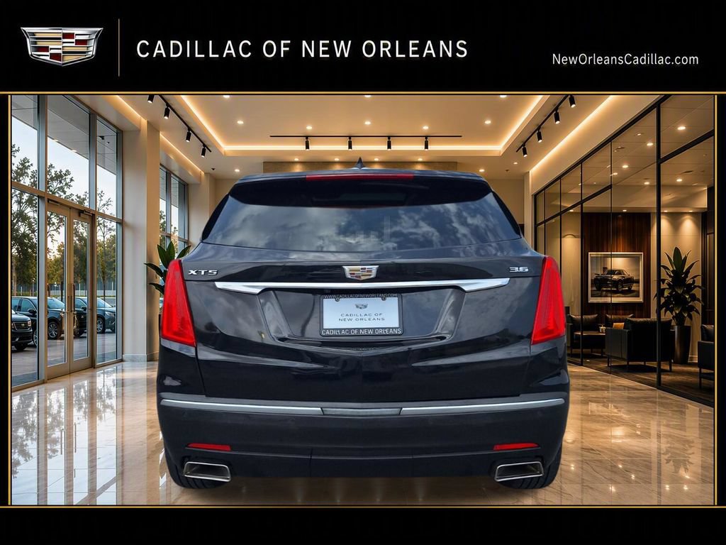 Used 2018 Cadillac XT5 Premium Luxury FWD image 4