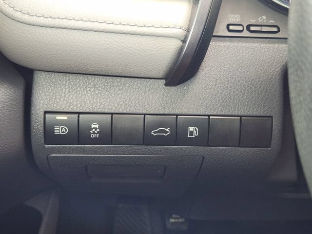 Used 2018 Toyota Camry LE FWD image 22