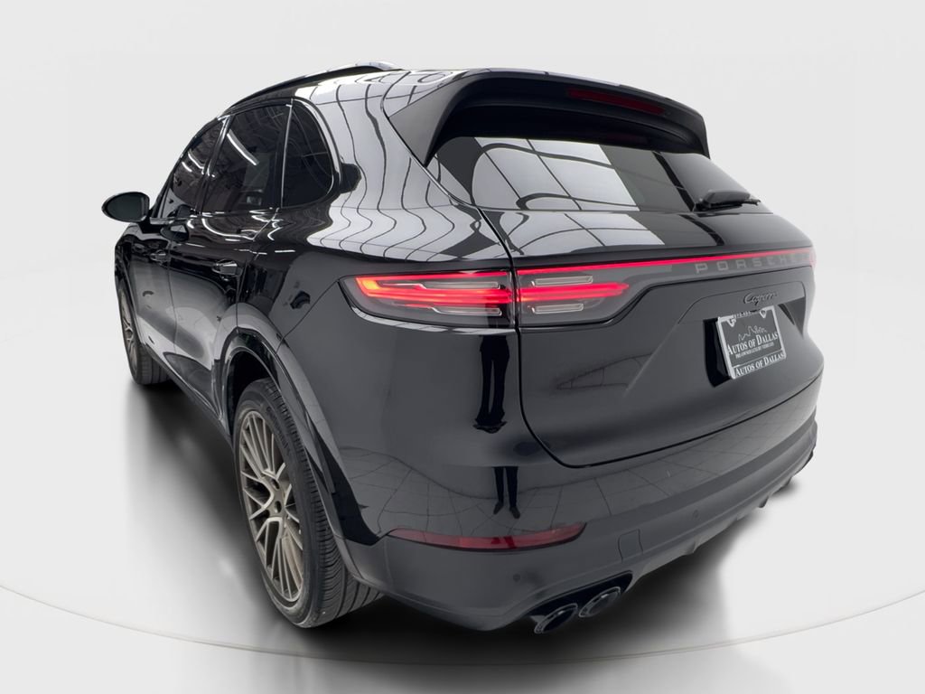 Used 2023 Porsche Cayenne Platinum Edition image 10