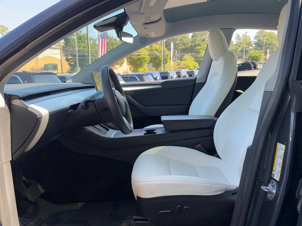 Used 2023 Tesla Model Y Long Range AWD/4WD image 28