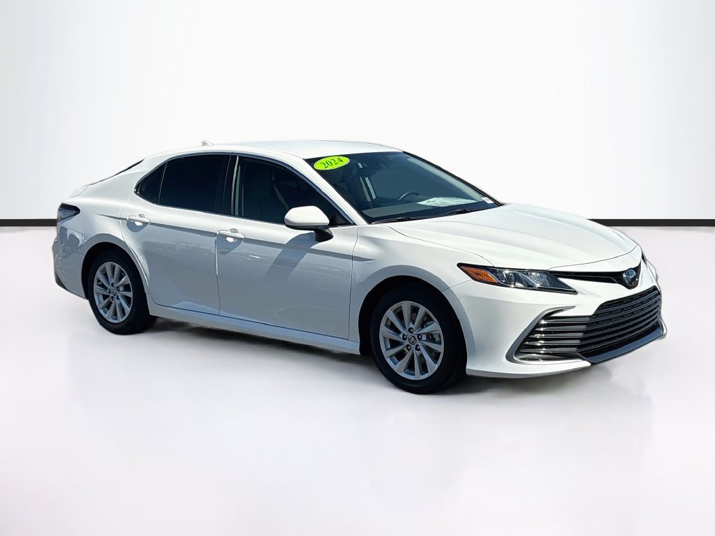 Used 2024 Toyota Camry LE FWD image 3