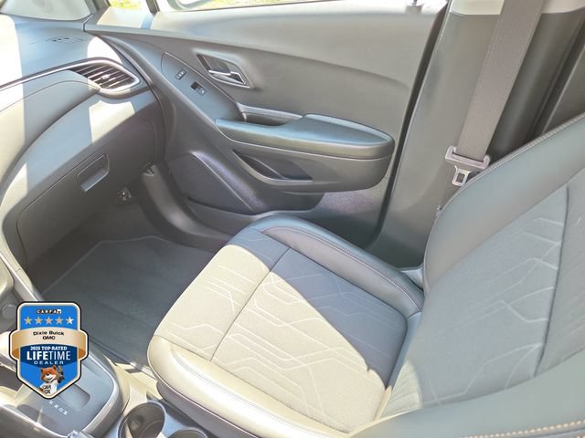 Certified 2022 Chevrolet Trax LT w/ LT Convenience Package FWD image 13