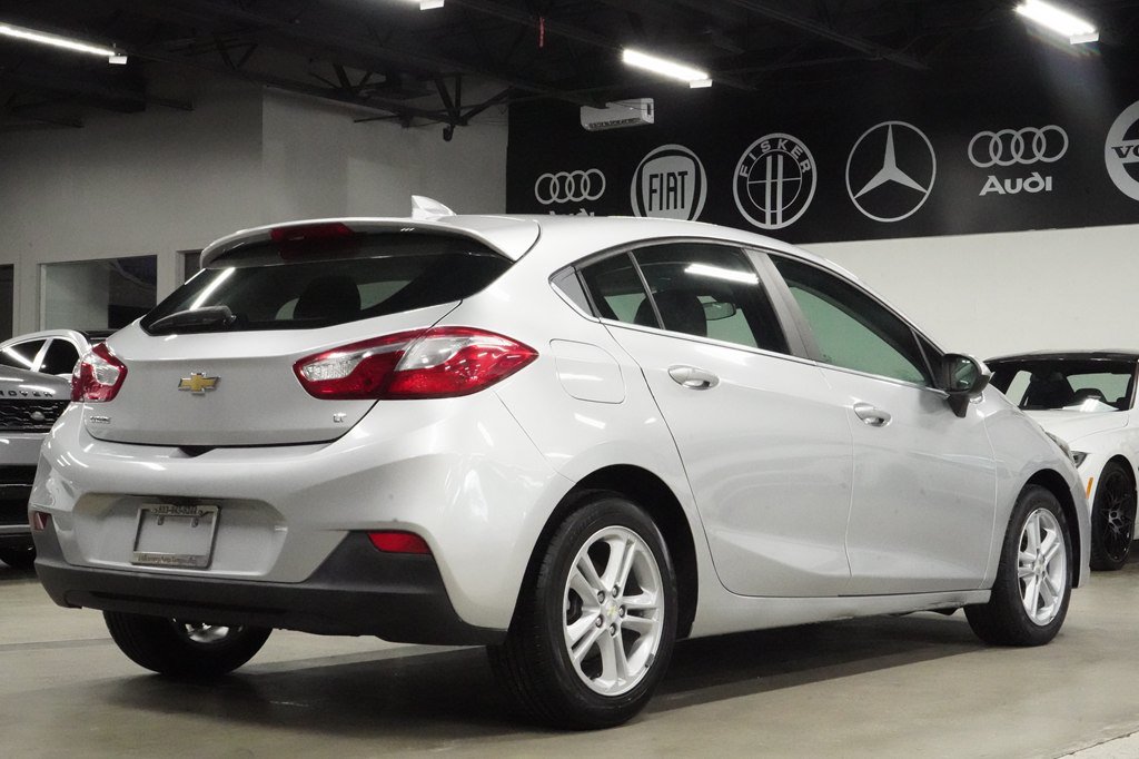 Used 2017 Chevrolet Cruze LT w/ Convenience Package FWD image 5
