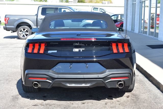 Used 2025 Ford Mustang GT Premium w/ GT Performance Package RWD image 9