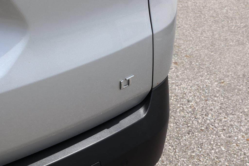 Used 2021 Chevrolet Traverse LT FWD image 32
