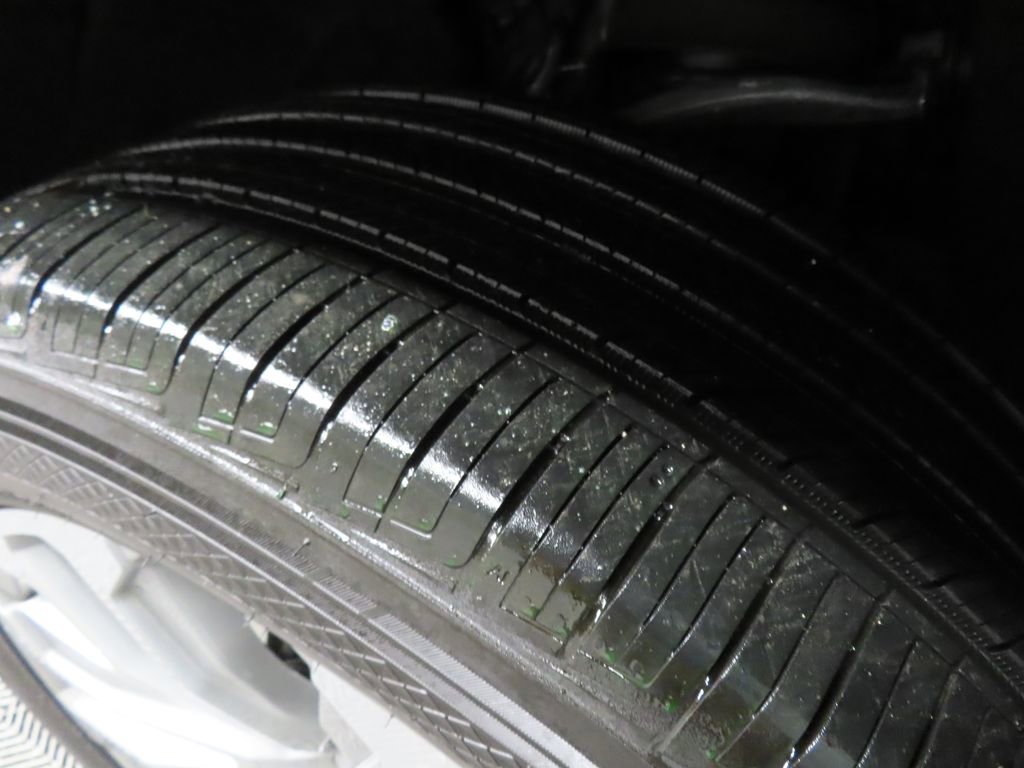 Used 2021 GMC Yukon Denali w/ Denali Premium Package image 7