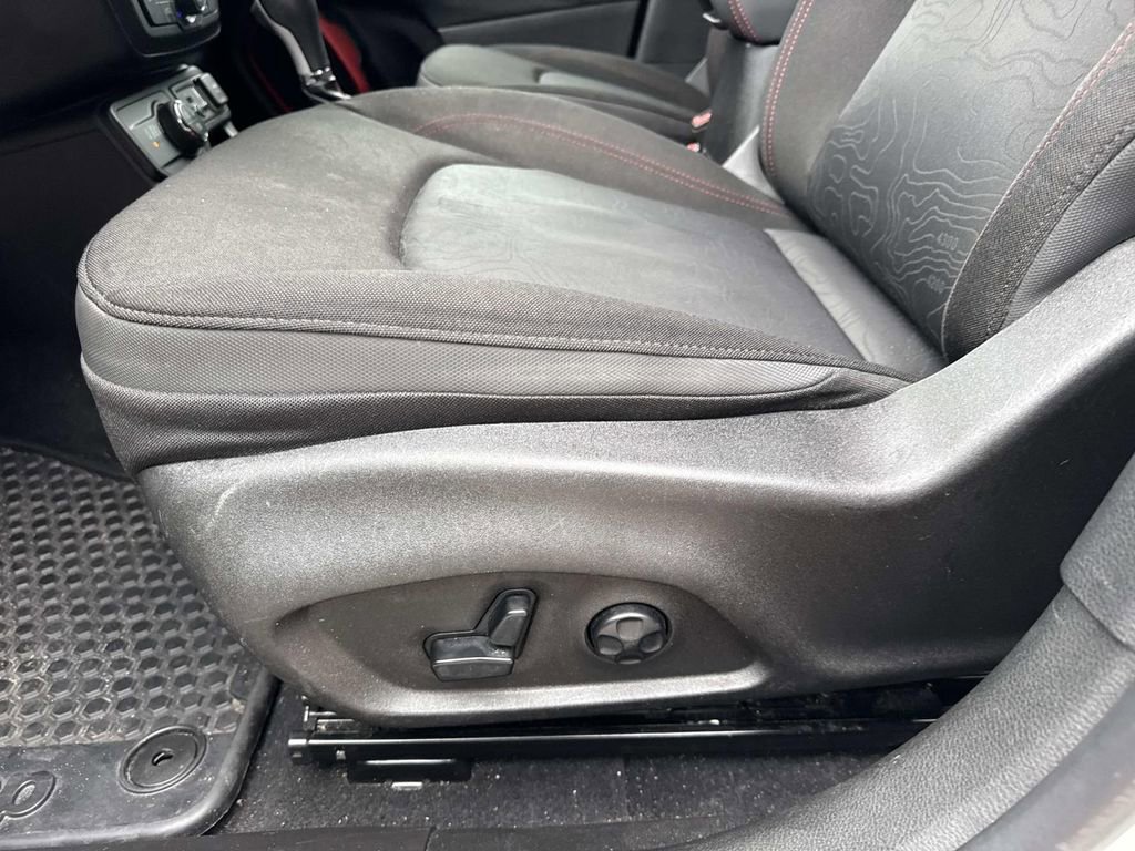 Used 2018 Jeep Renegade Trailhawk w/ Safety & Security Group AWD/4WD image 18