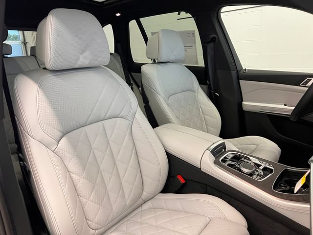 New 2026 BMW X5 xDrive40i w/ Climate Comfort Package AWD/4WD image 17