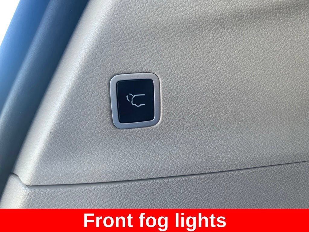 Used 2024 Chrysler Pacifica Touring-L FWD image 14