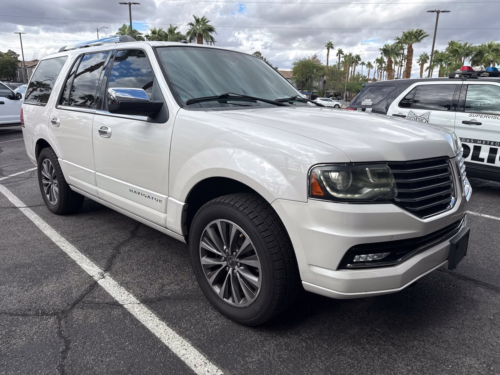 Used 2015 Lincoln Navigator 2WD image 3