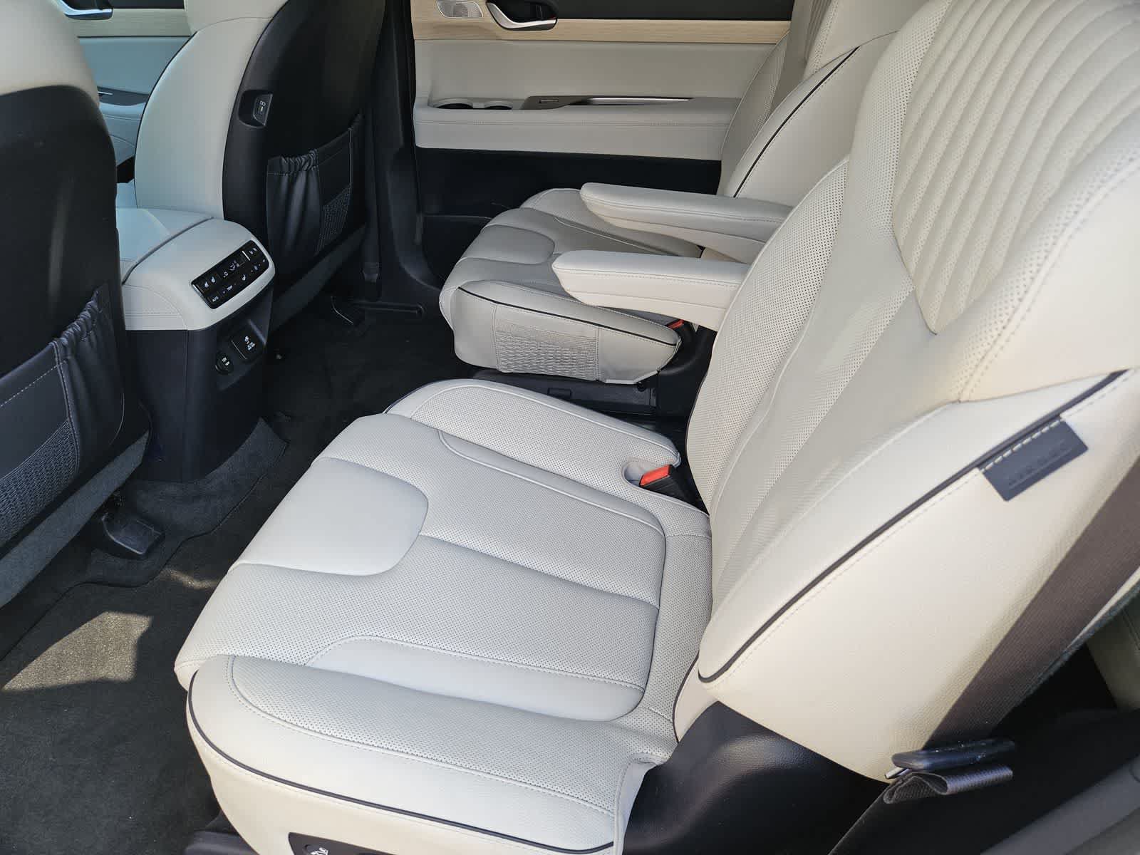 Used 2025 Hyundai Palisade Limited FWD image 28