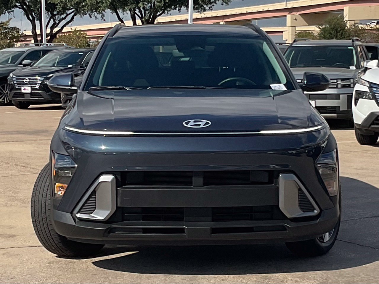 Used 2025 Hyundai Kona SEL FWD image 2