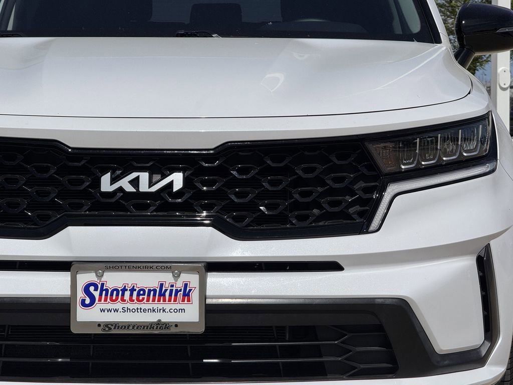 Used 2023 Kia Sorento S FWD image 8