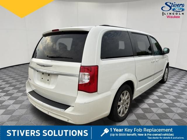 Used 2011 Chrysler Town & Country Touring-L FWD image 7