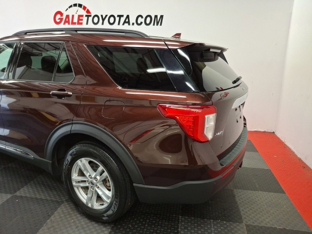 Used 2020 Ford Explorer XLT w/ Comfort Package image 5