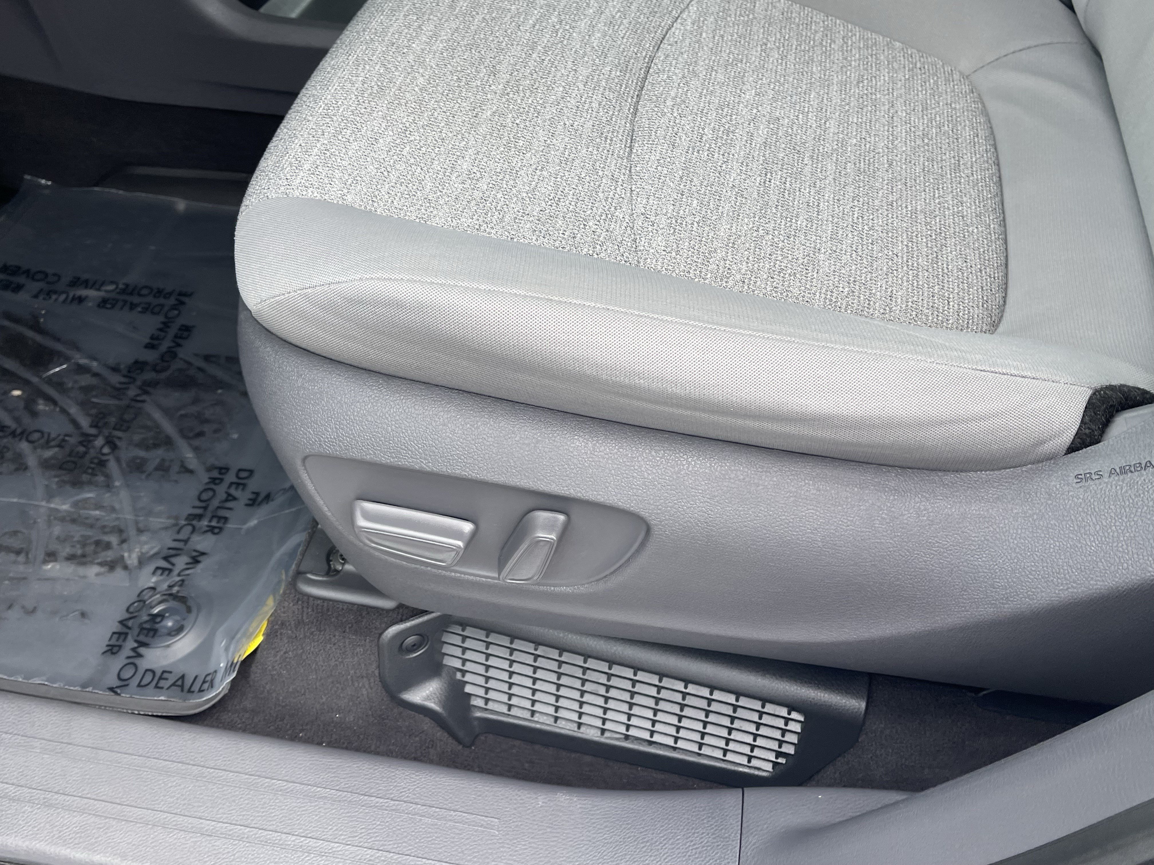 Used 2021 Toyota Sienna LE FWD image 18