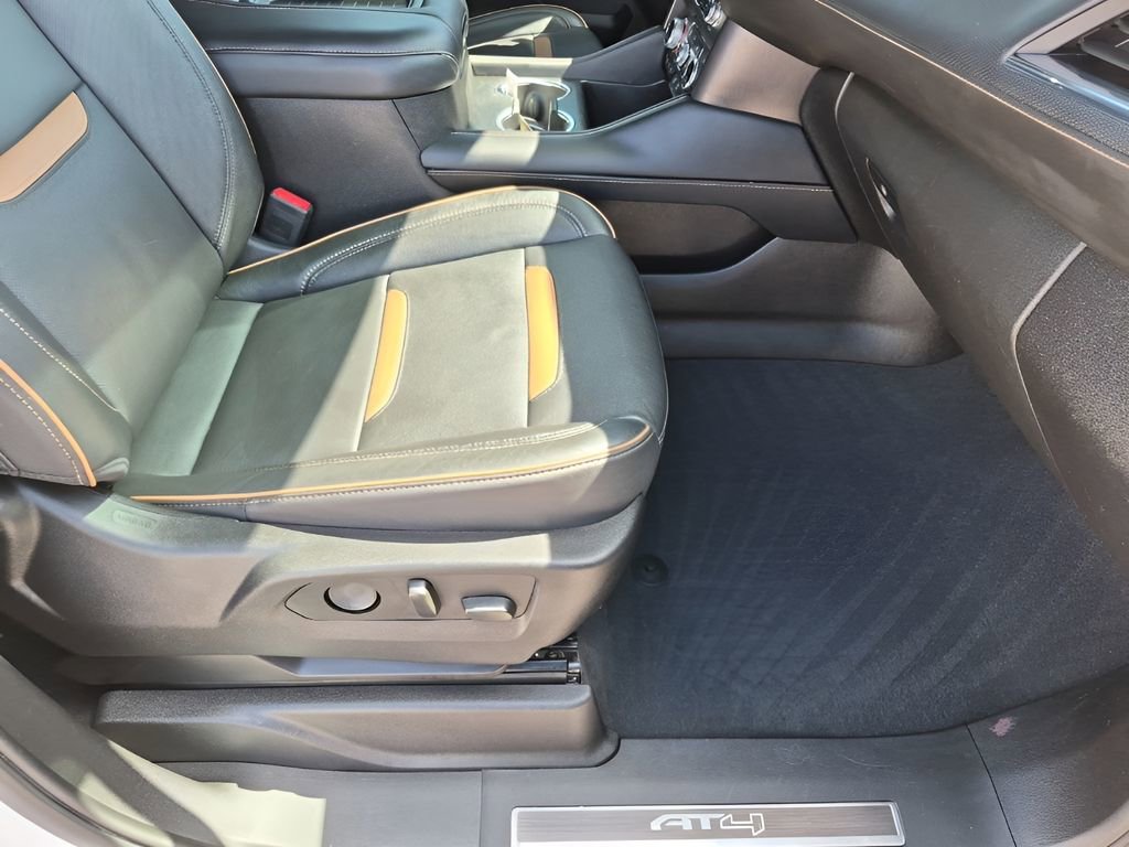 Used 2023 GMC Yukon XL AT4 w/ AT4 Premium Package image 16