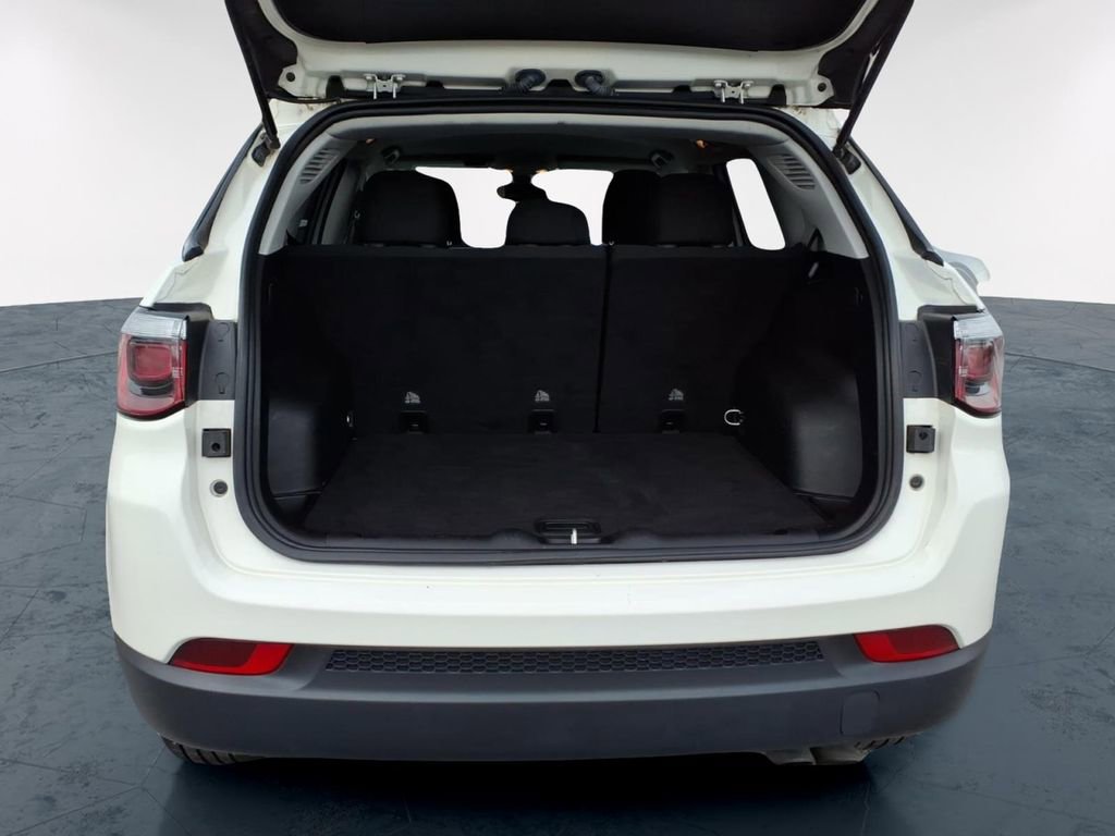 Used 2019 Jeep Compass Sport image 5