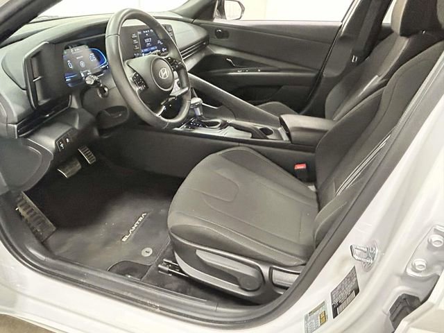 Used 2025 Hyundai Elantra Sport FWD image 12