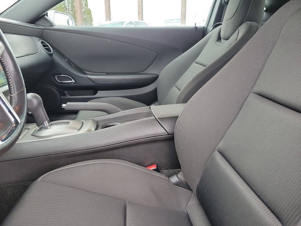 Used 2015 Chevrolet Camaro LT w/ 1LT Preferred Package RWD image 14